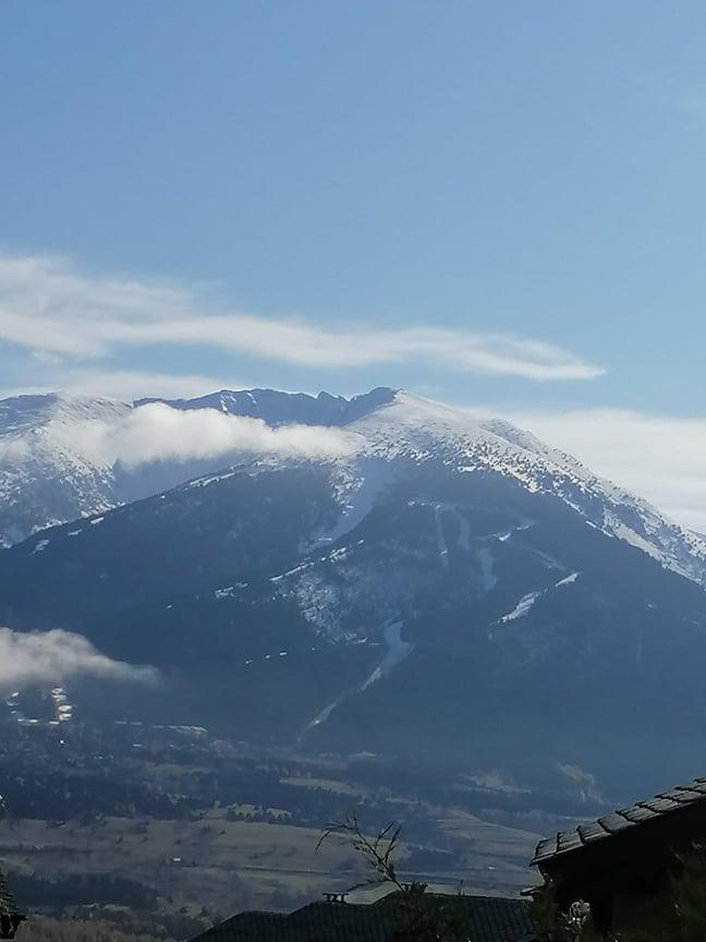 Vue de la fenêtre au loin, magnifique !